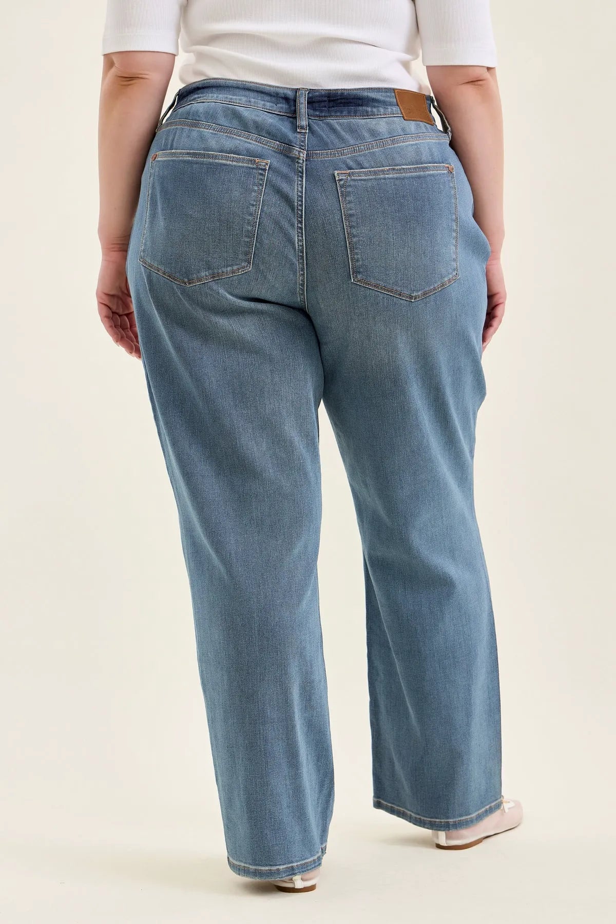 Kimberly Straight Fit (Medium Wash) - PLUS