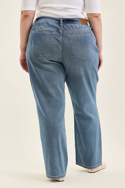 Kimberly Straight Fit (Medium Wash) - PLUS