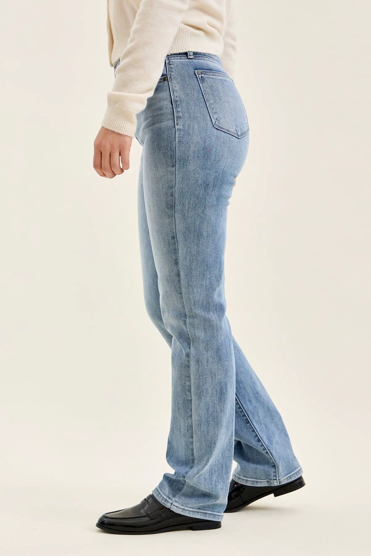 Brenda 90's Straight Fit