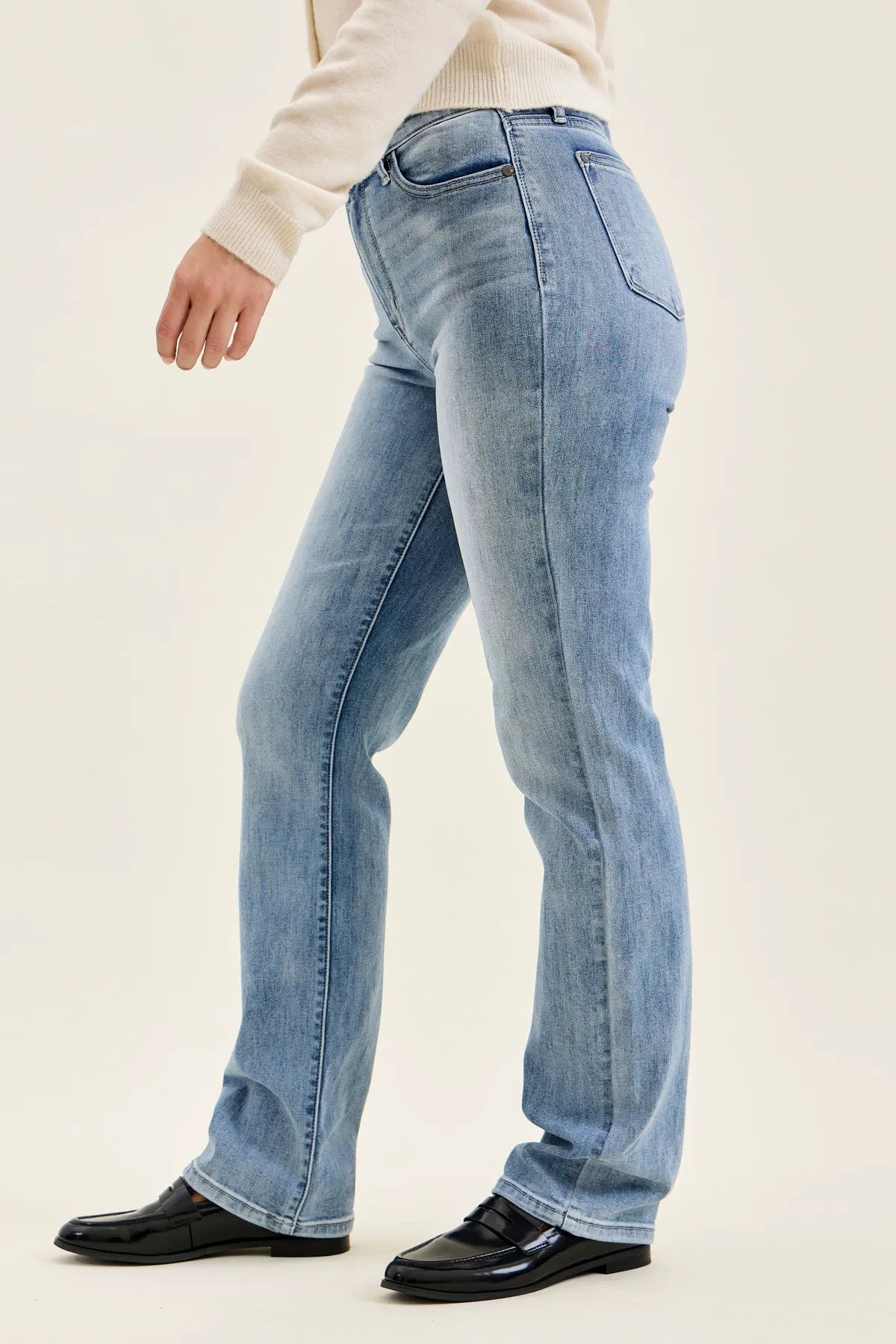Brenda 90's Straight Fit
