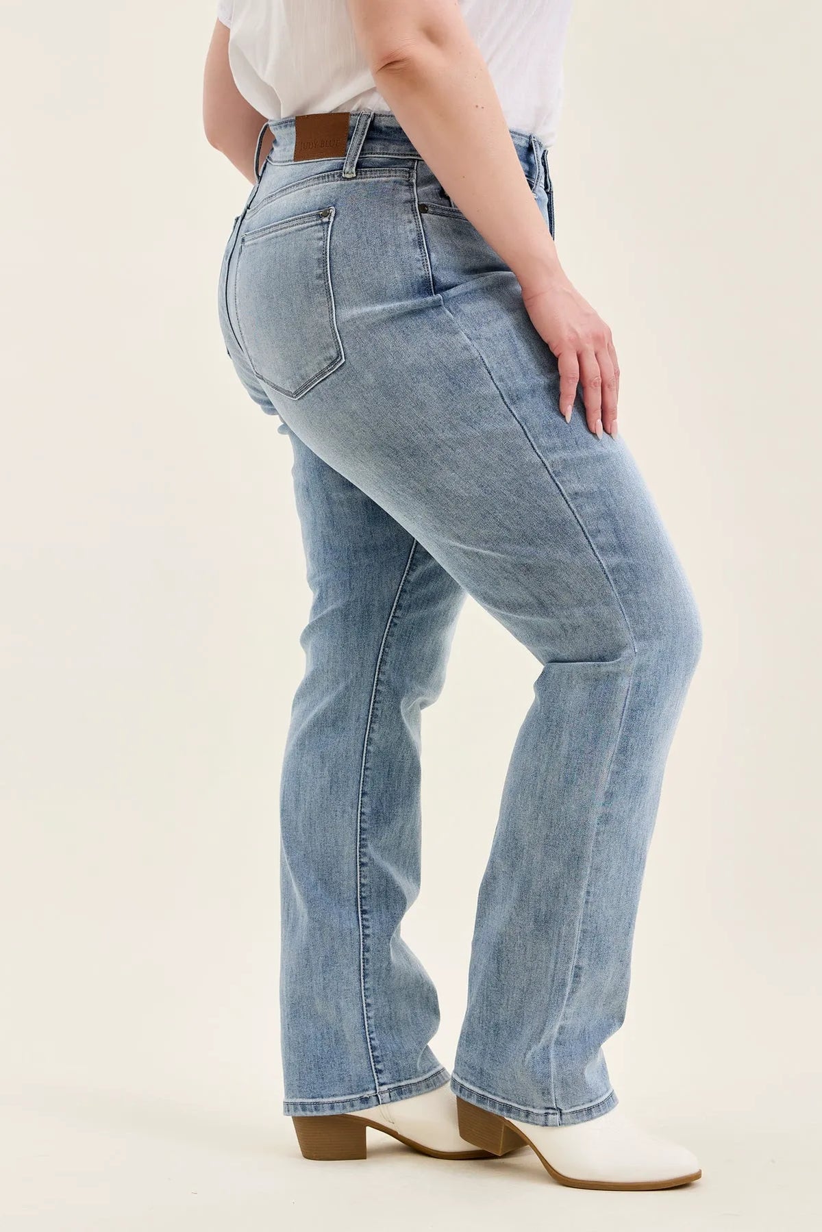 Brenda 90's Straight Fit - PLUS