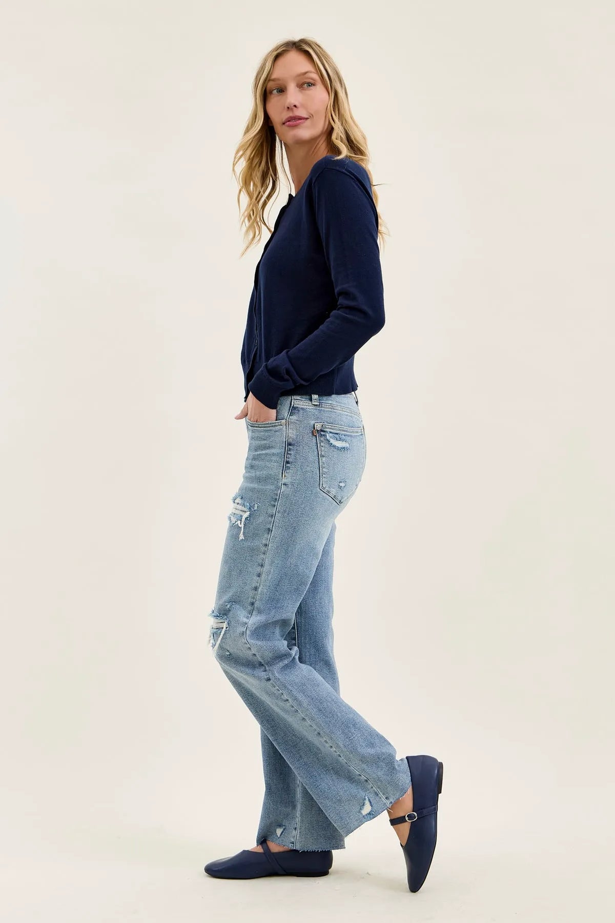 Brenda Retro 90's Destructed Straight Fit