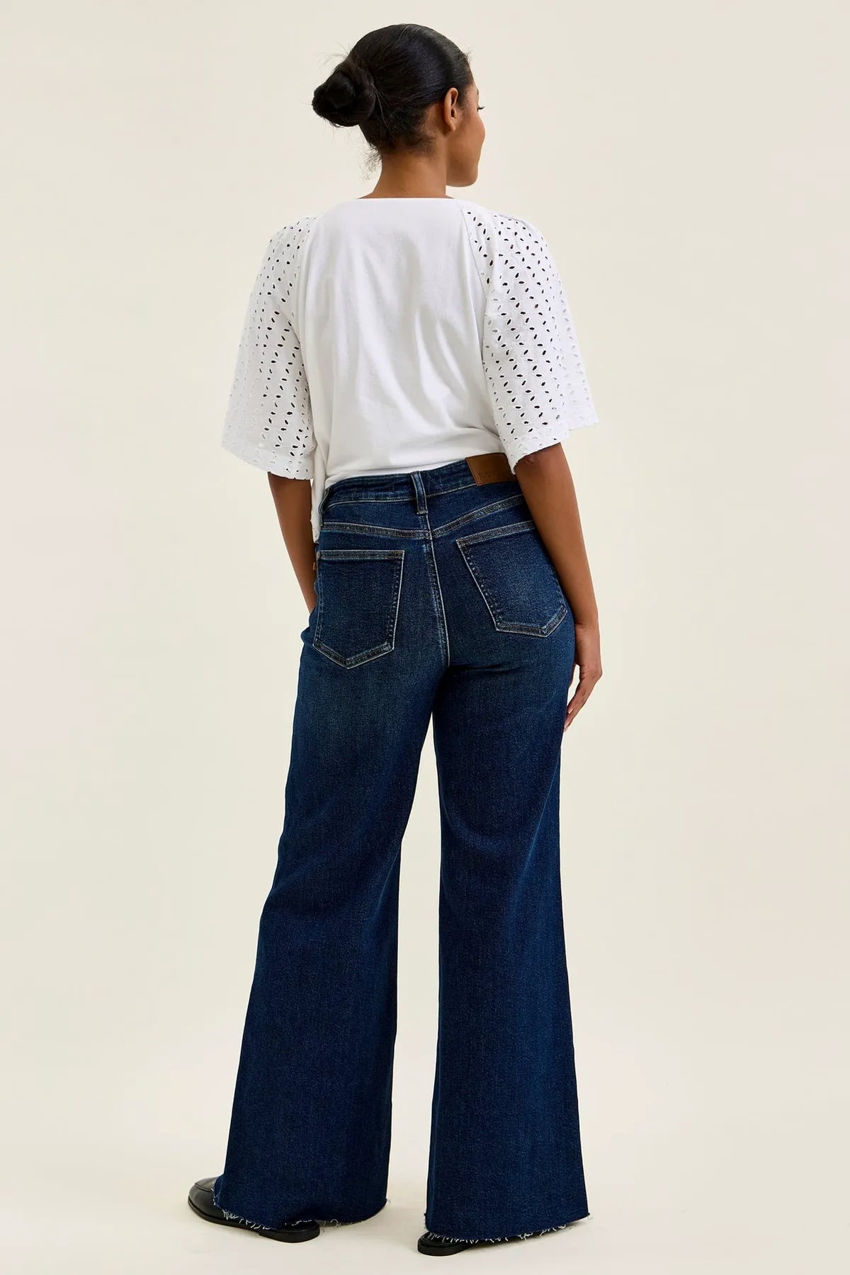 Lux Retro Wide With Adjustable Tabs