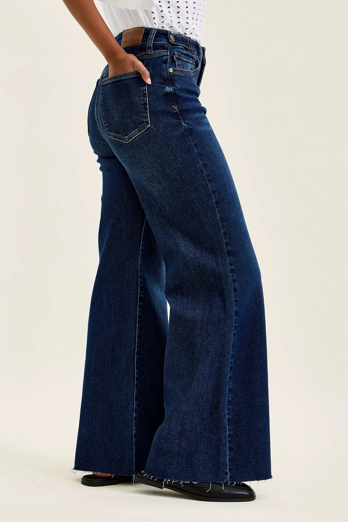 Lux Retro Wide With Adjustable Tabs