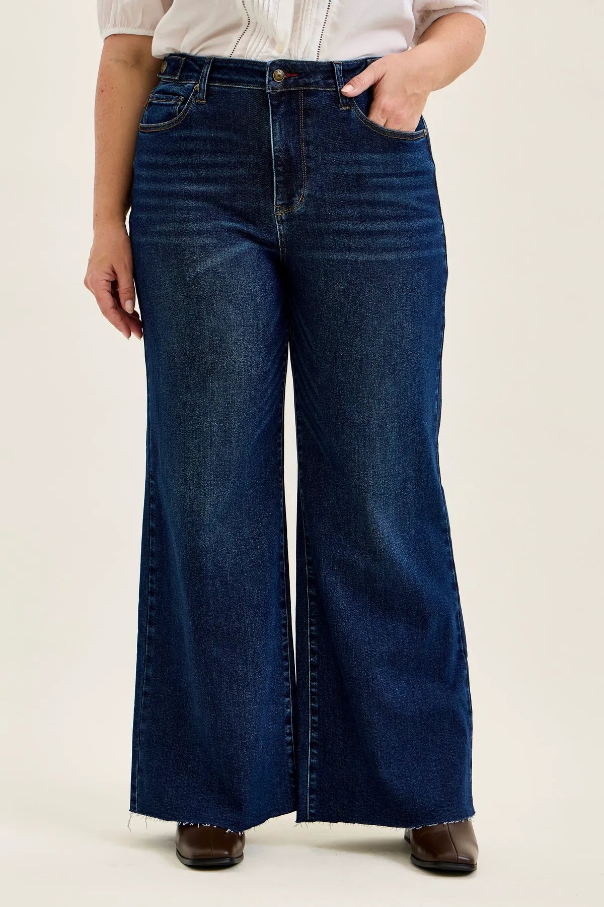 Lux Retro Wide With Adjustable Tabs - PLUS