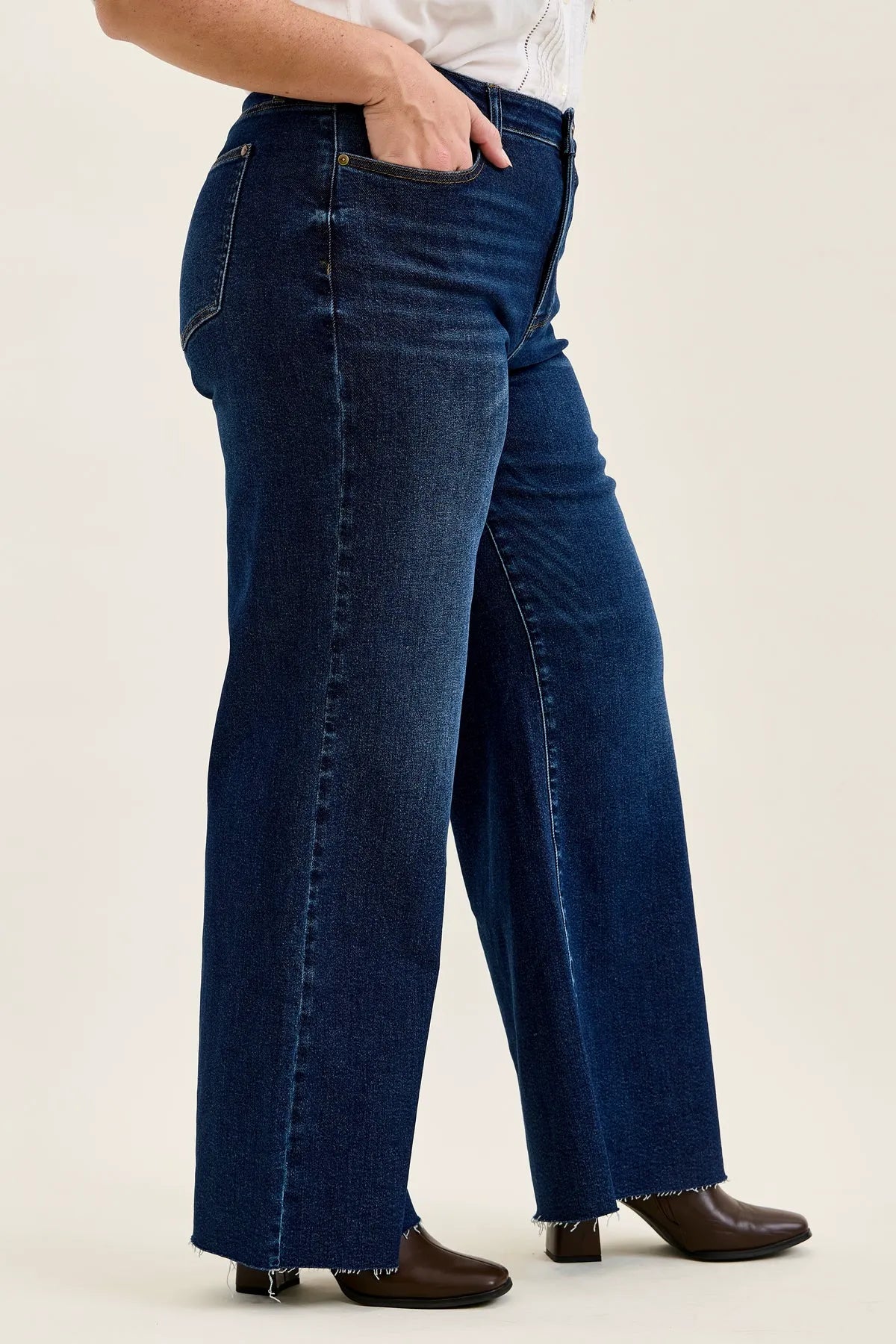 Lux Retro Wide With Adjustable Tabs - PLUS