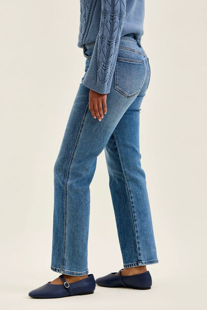 Lara Slim Straight Rigid Magic