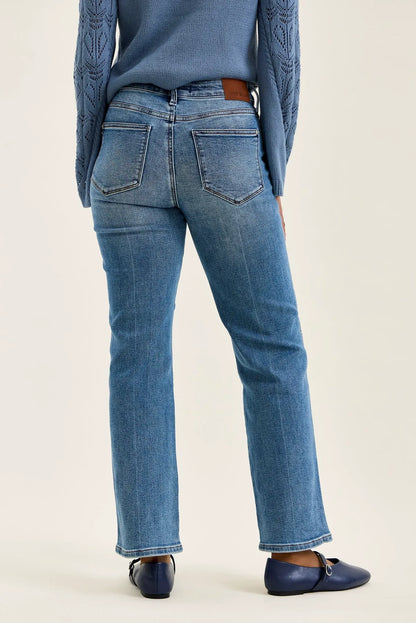 Lara Slim Straight Rigid Magic