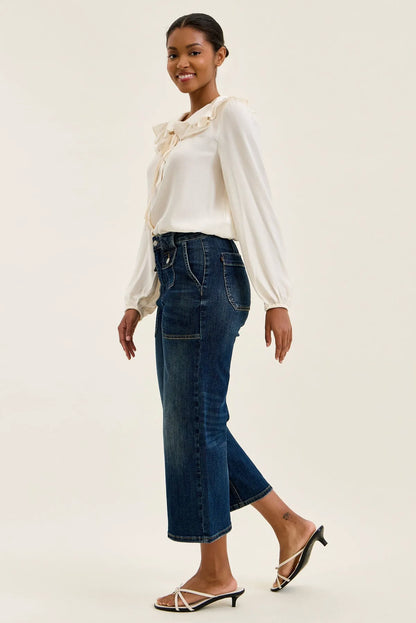 Dottie Utility Wide Crop