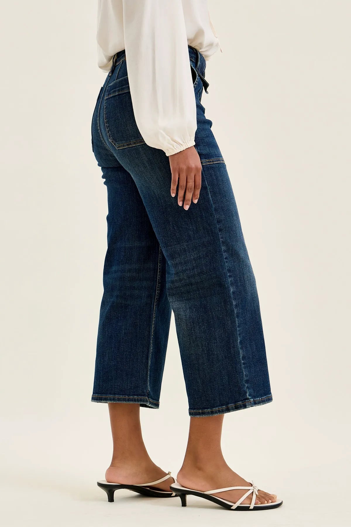 Dottie Utility Wide Crop