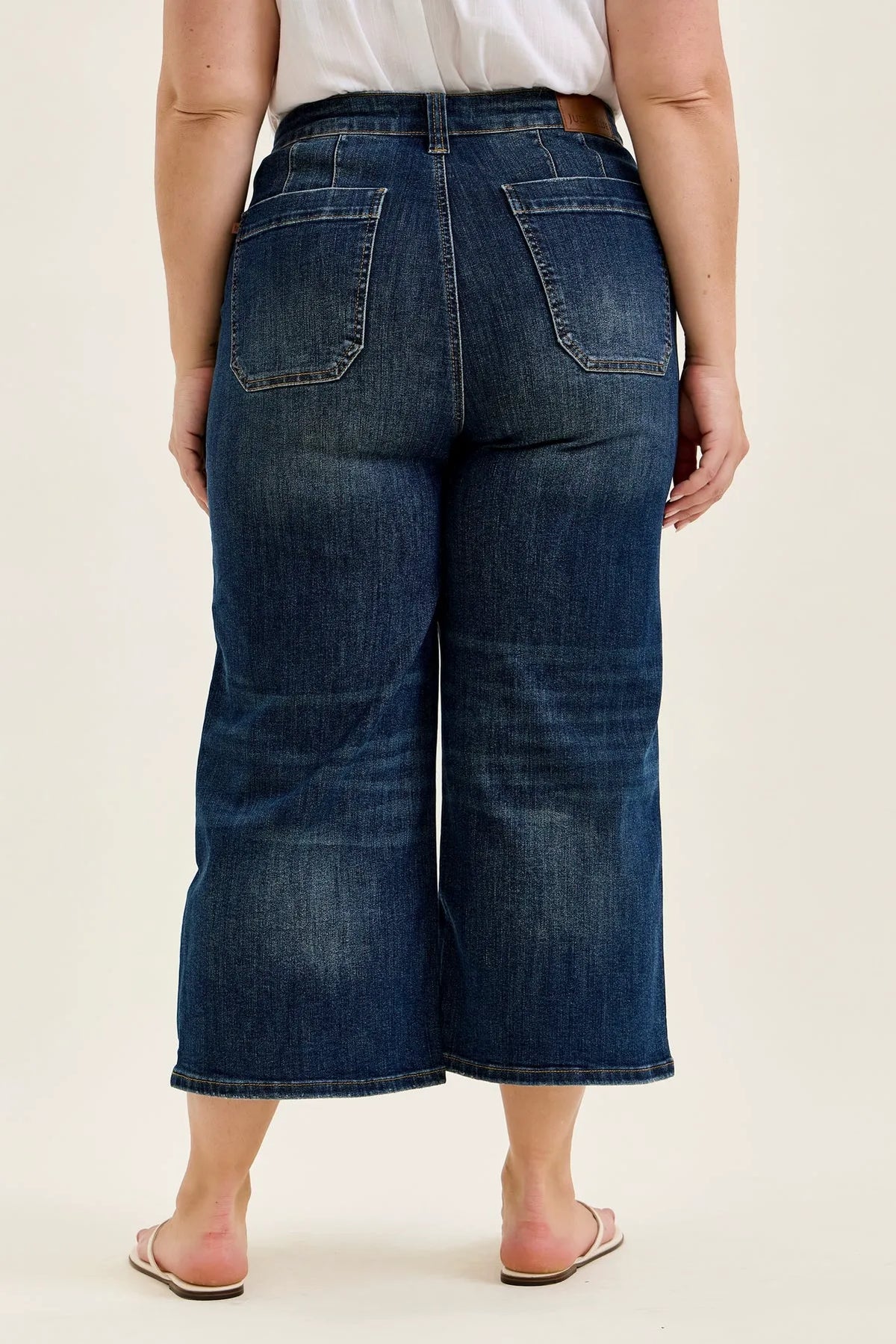 Dottie Utility Wide Crop - PLUS