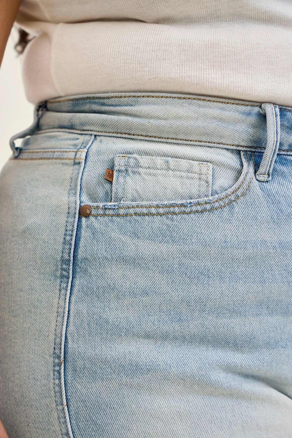 Maggie Rigid Magic Shorts - PLUS