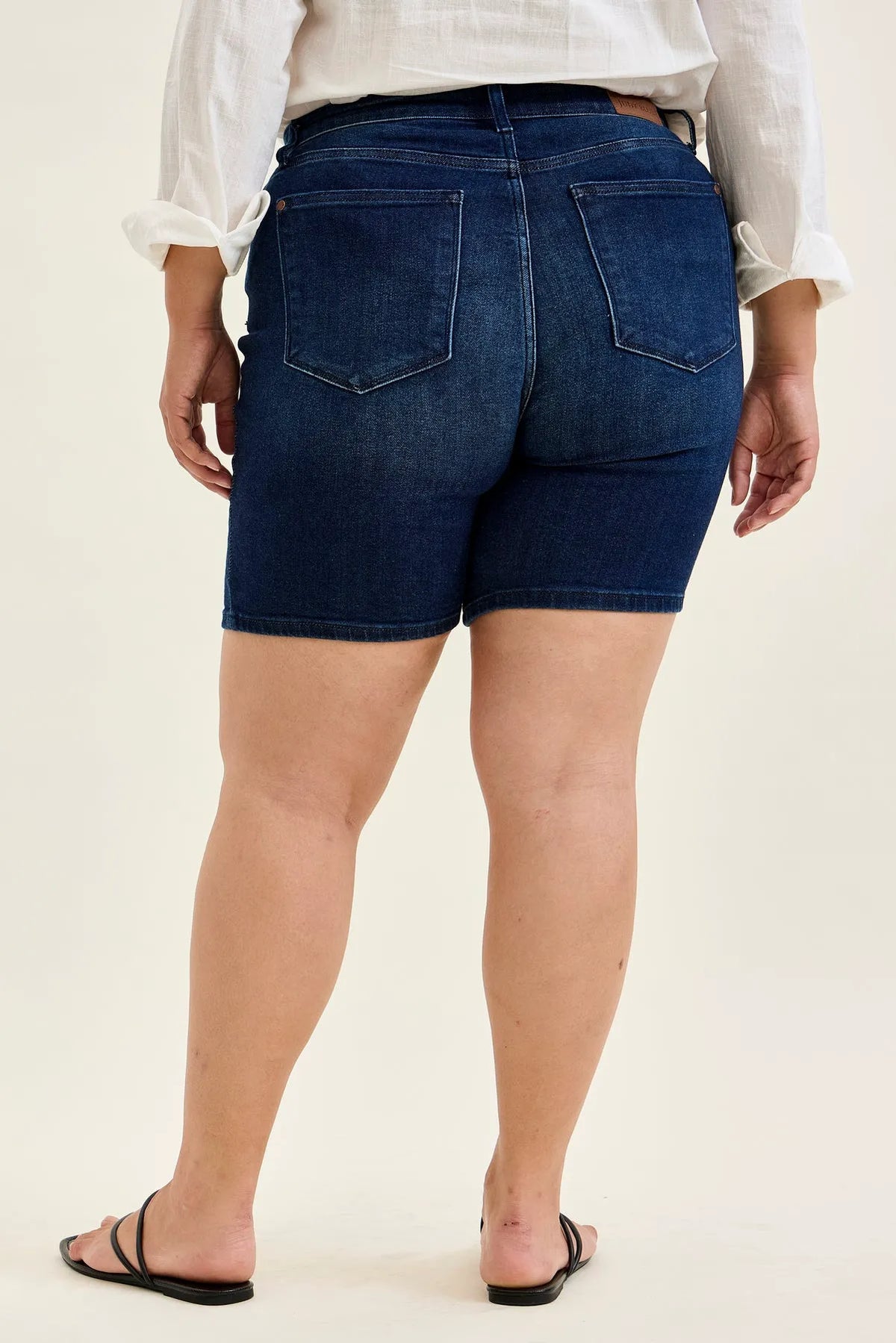 Louisa V-Front Bermuda - PLUS
