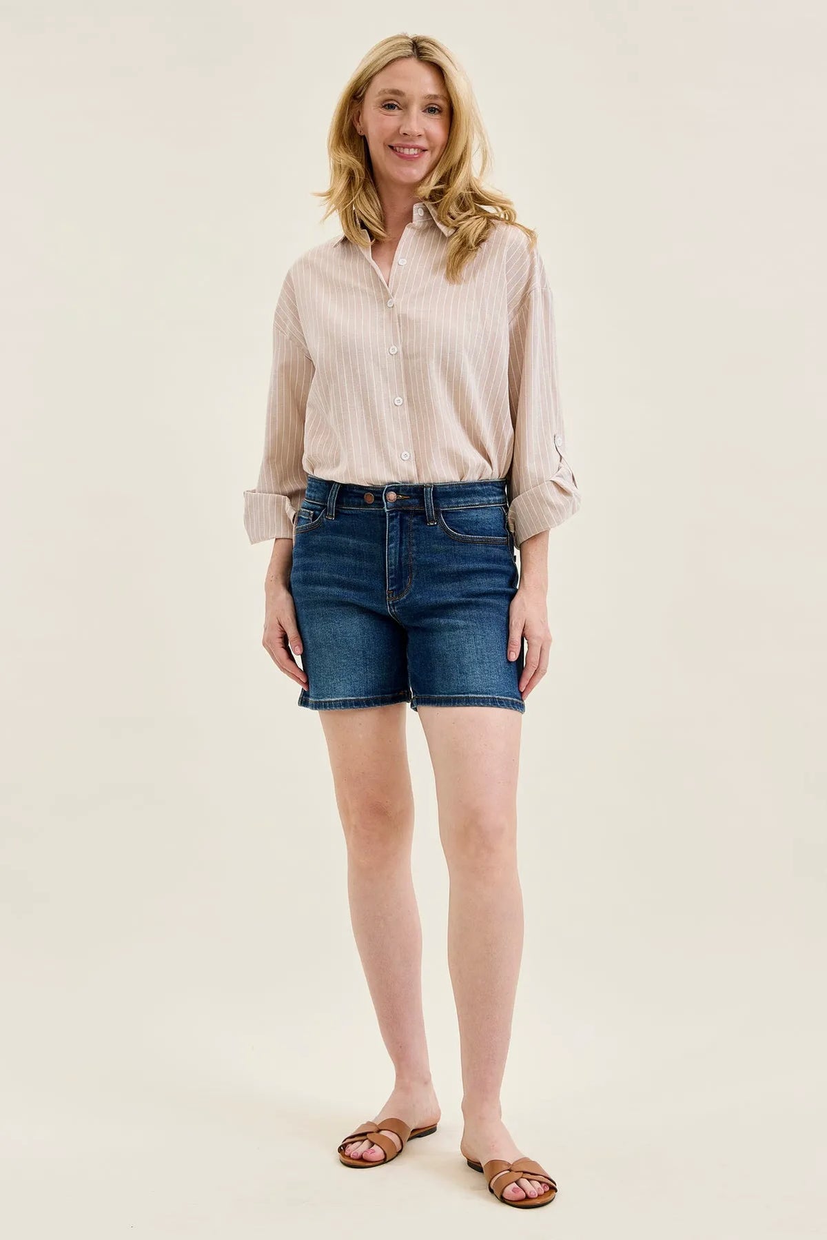 Daryl 2-Button Mid Length Dad Shorts