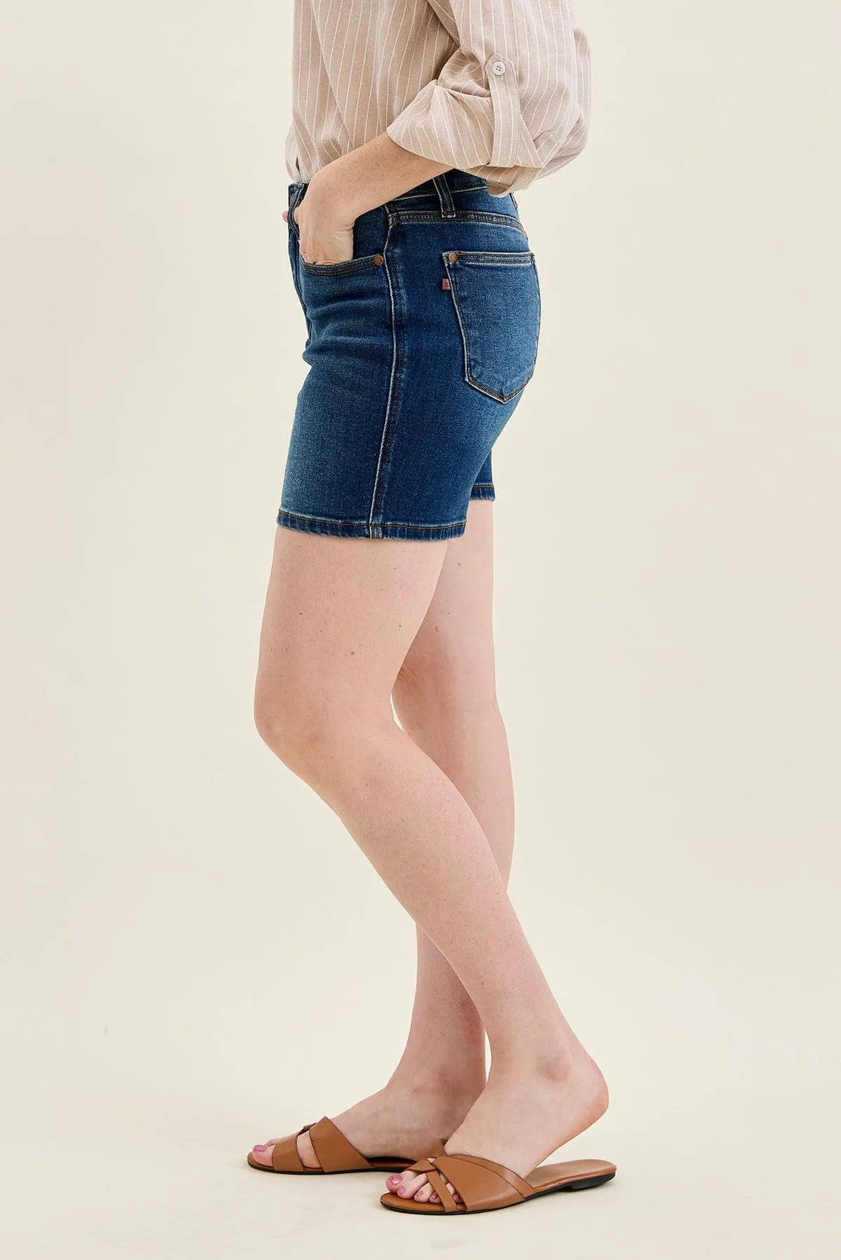 Daryl 2-Button Mid Length Dad Shorts