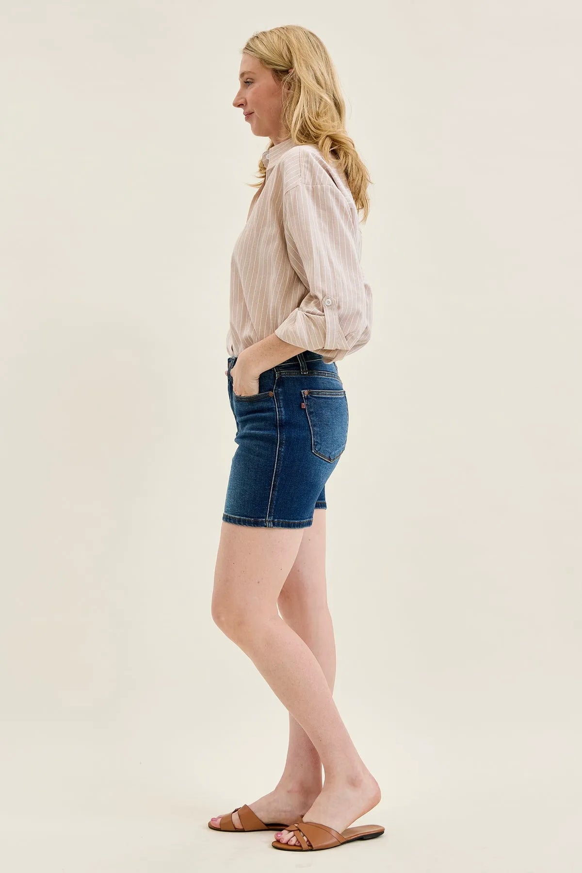 Daryl 2-Button Mid Length Dad Shorts
