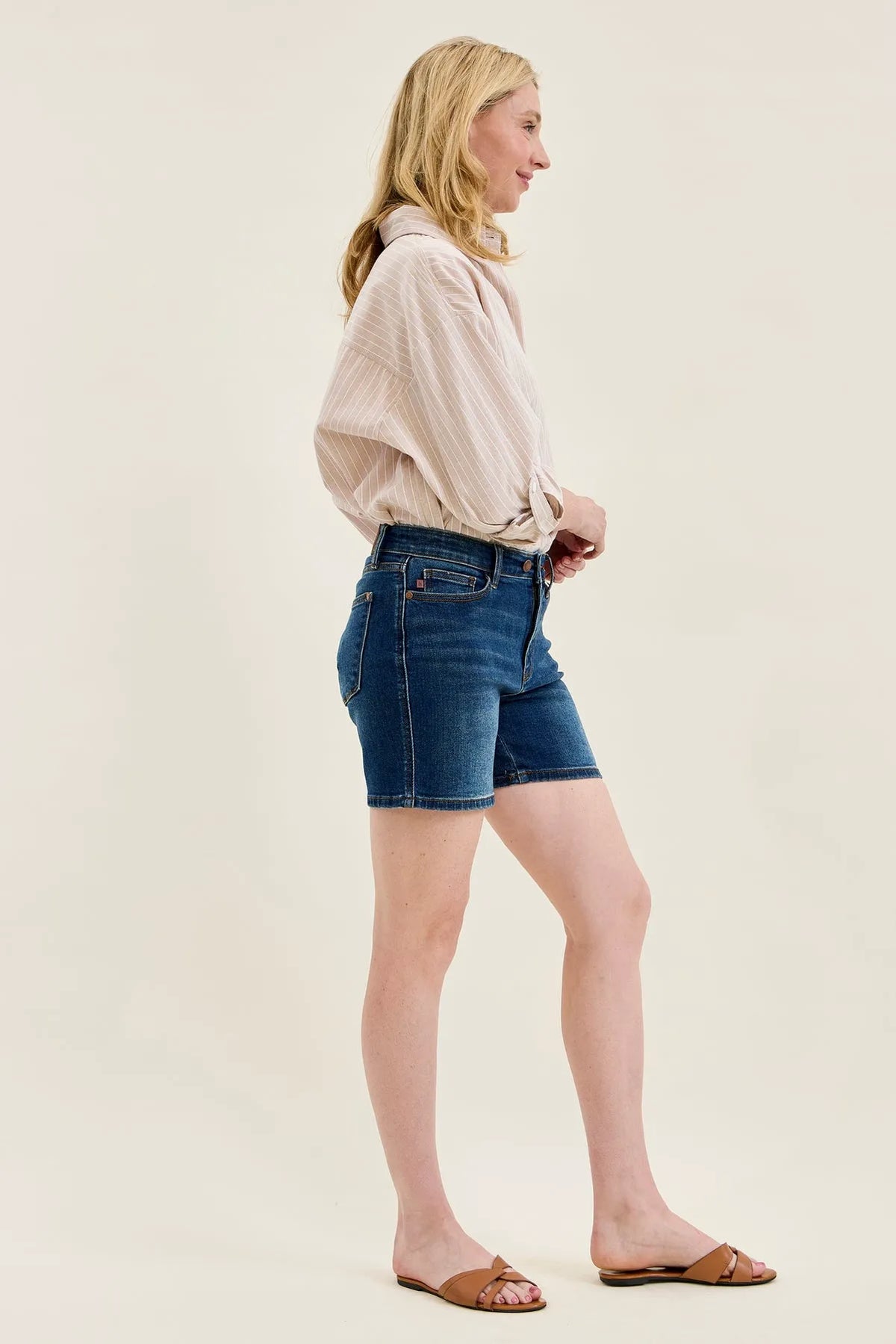 Daryl 2-Button Mid Length Dad Shorts