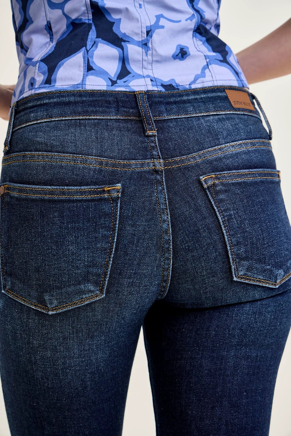 Sienna Handsand Resin Wash Skinny Jeans