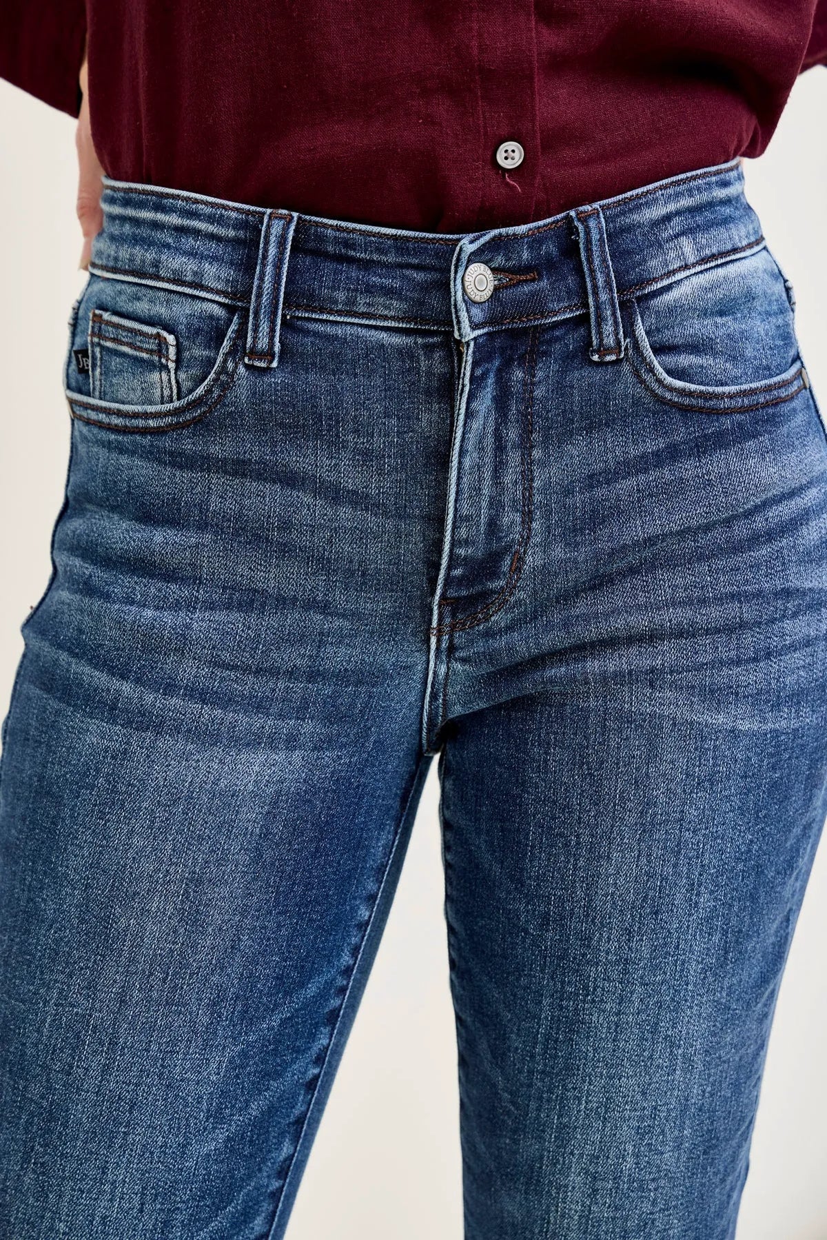 Lara Classic Cuffed Slim Fit
