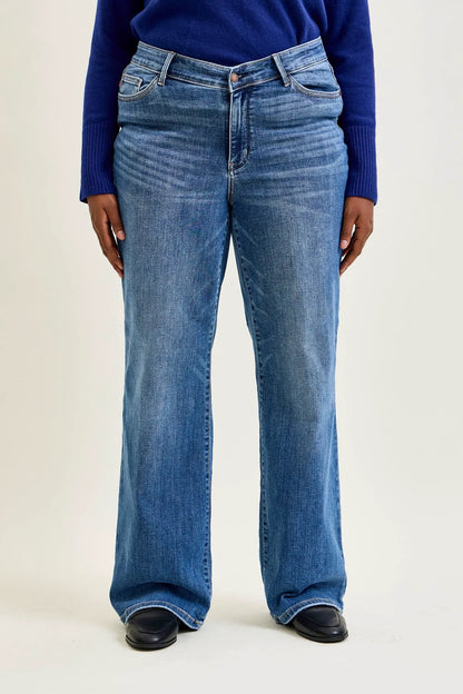 Kimberly V-Front Straight Jeans - PLUS