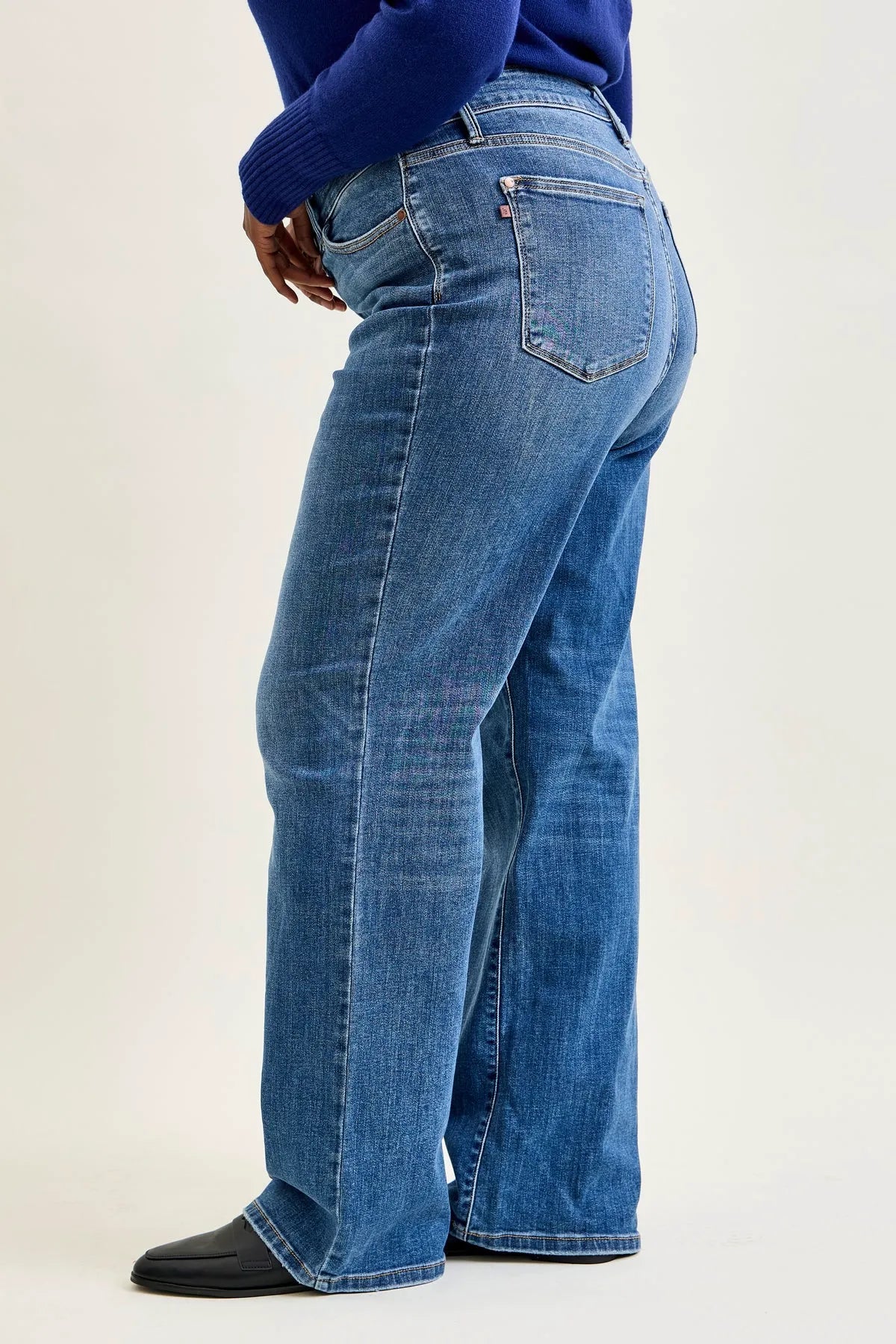 Kimberly V-Front Straight Jeans - PLUS