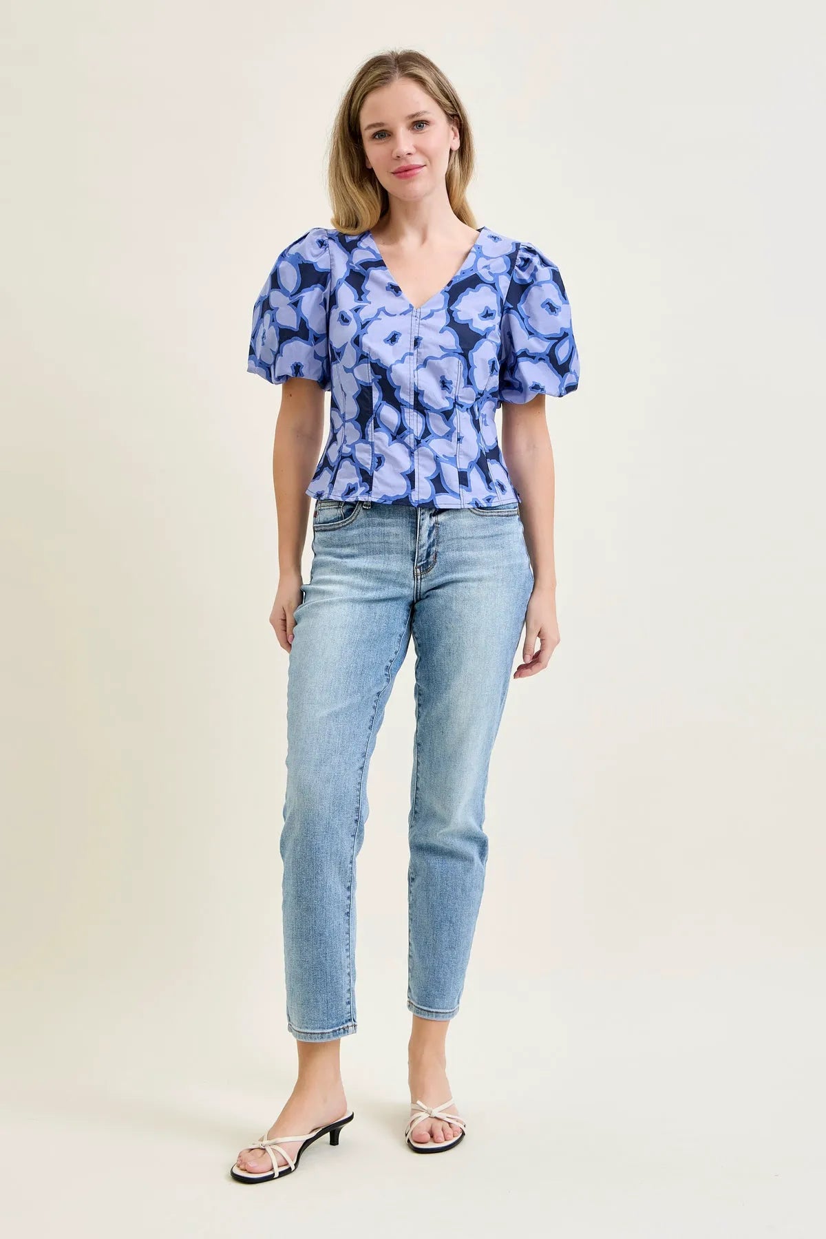 Lara Vintage Vibes Slim Jeans with a Pocket Perk