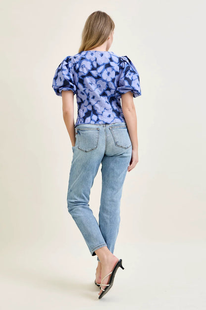 Lara Vintage Vibes Slim Jeans with a Pocket Perk