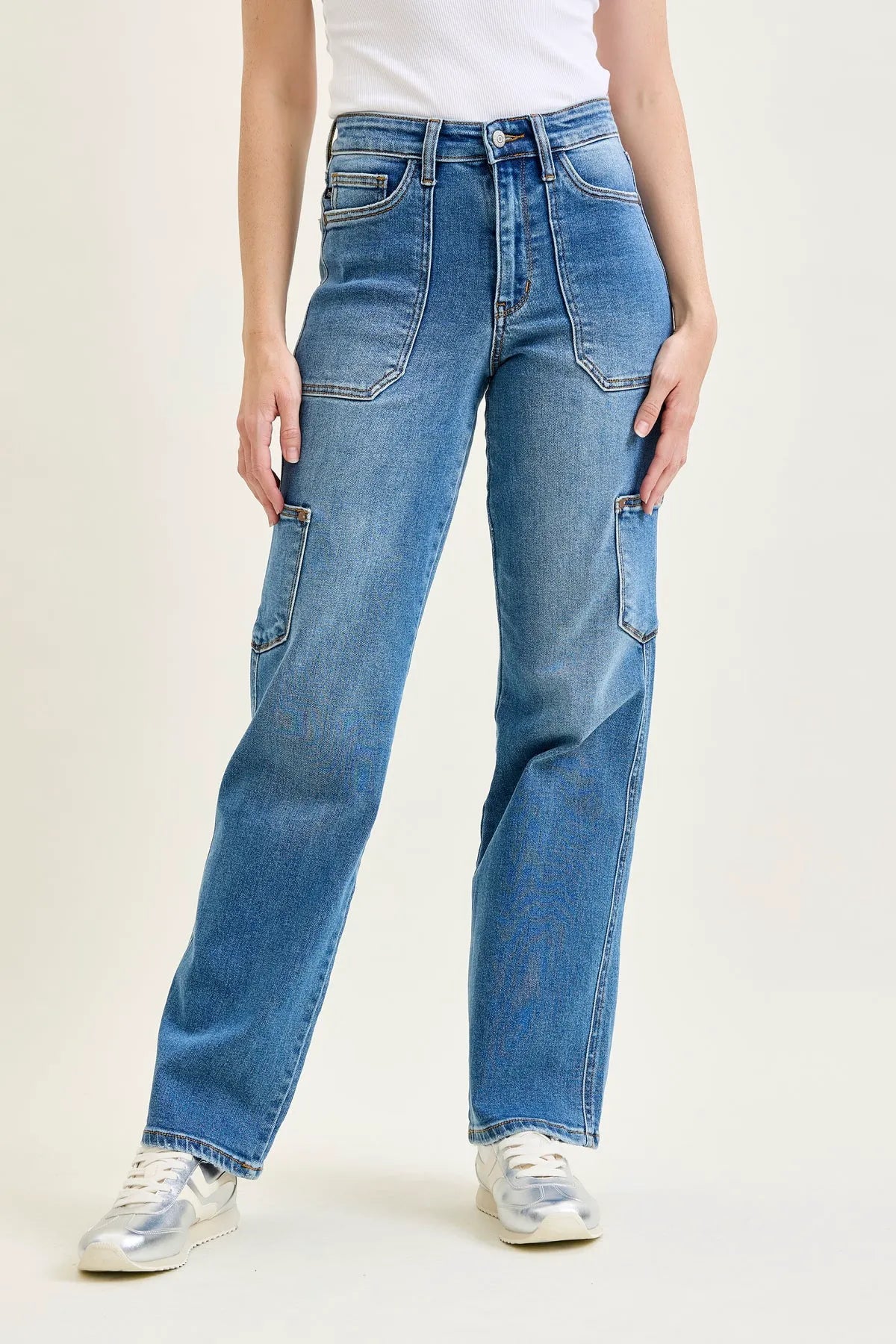 Brenda 90's Straight Vibes