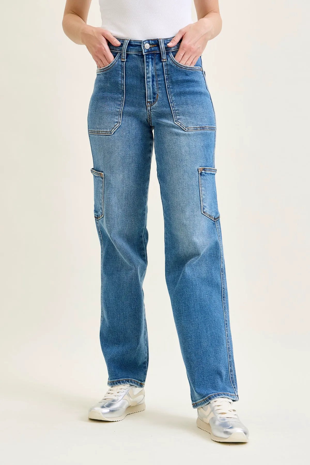 Brenda 90's Straight Vibes