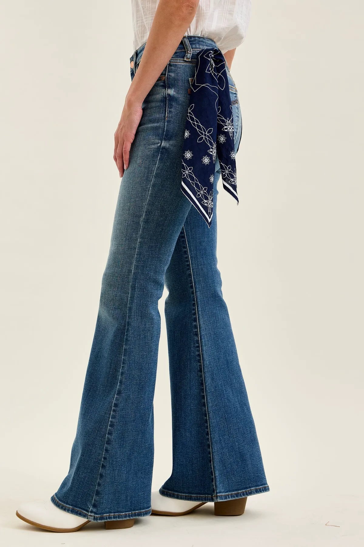 Jaqueline Flare With Triple-Needle Pockets And a Bandana