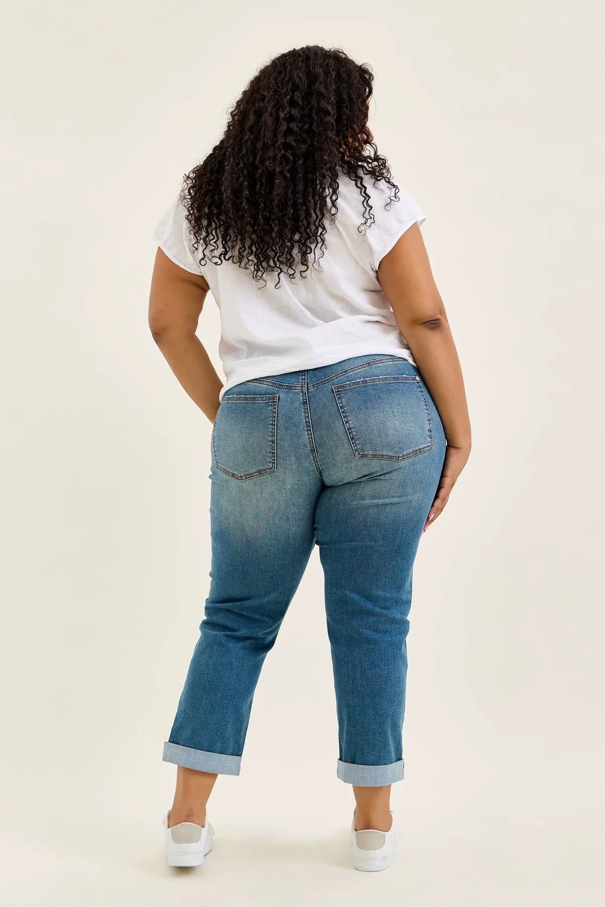 Billie Boyfriend With Cross-Back Belt Loops - PLUS