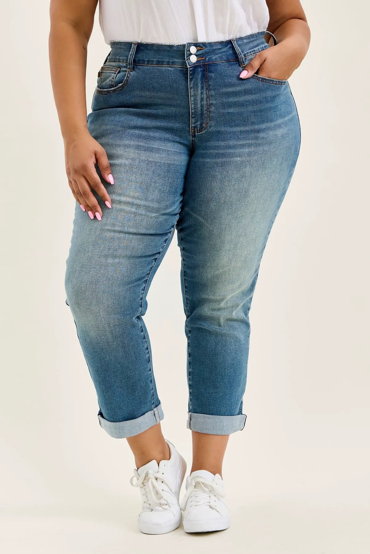 Billie Boyfriend With Cross-Back Belt Loops - PLUS