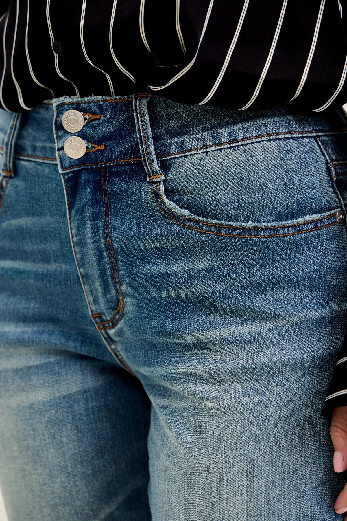 Billie Boyfriend With Cross-Back Belt Loops