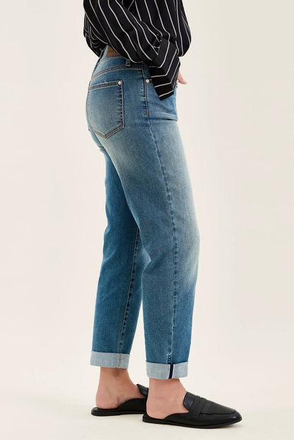 Billie Boyfriend With Cross-Back Belt Loops