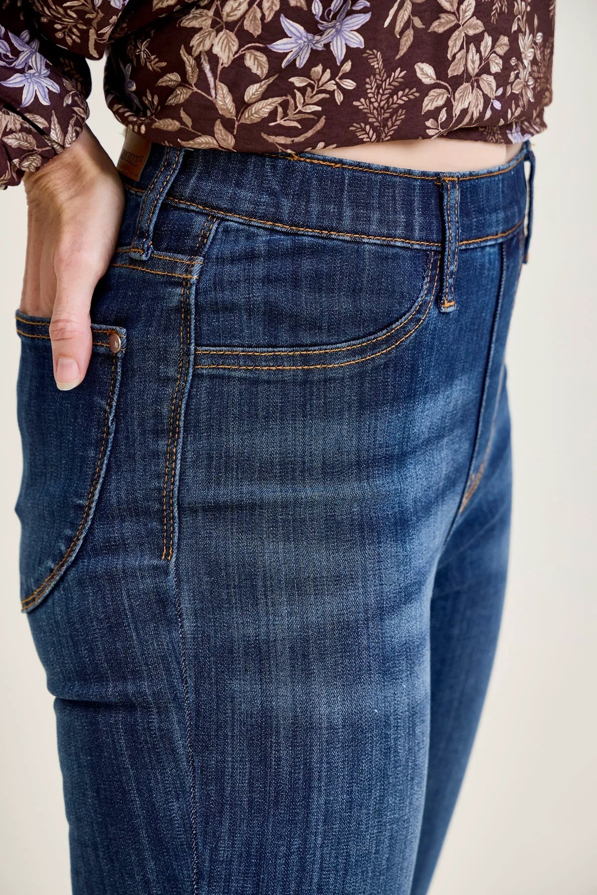 Sienna Patch Pocket Pull-On Classic Skinny Jeans
