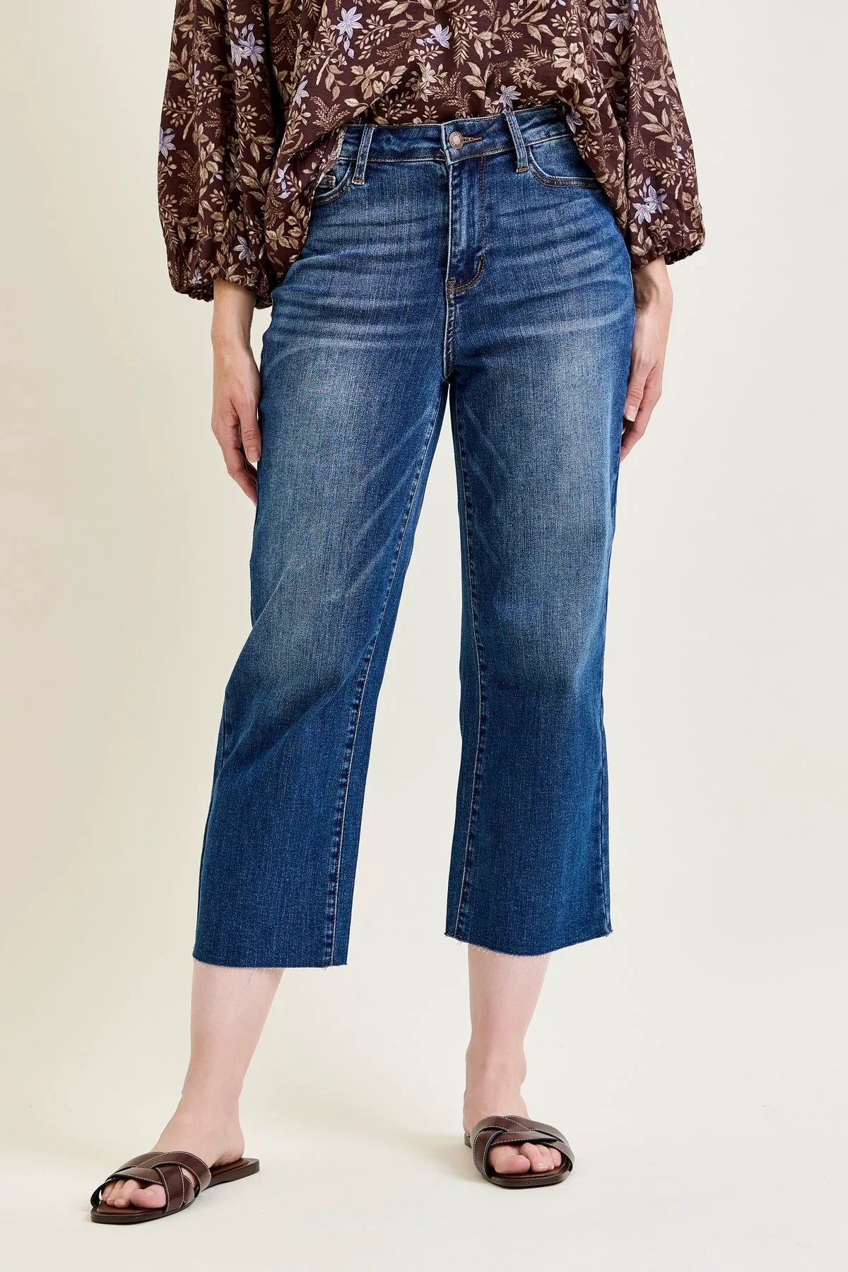 Dottie Back Pocket Classic Cropped Wide Leg Jeans