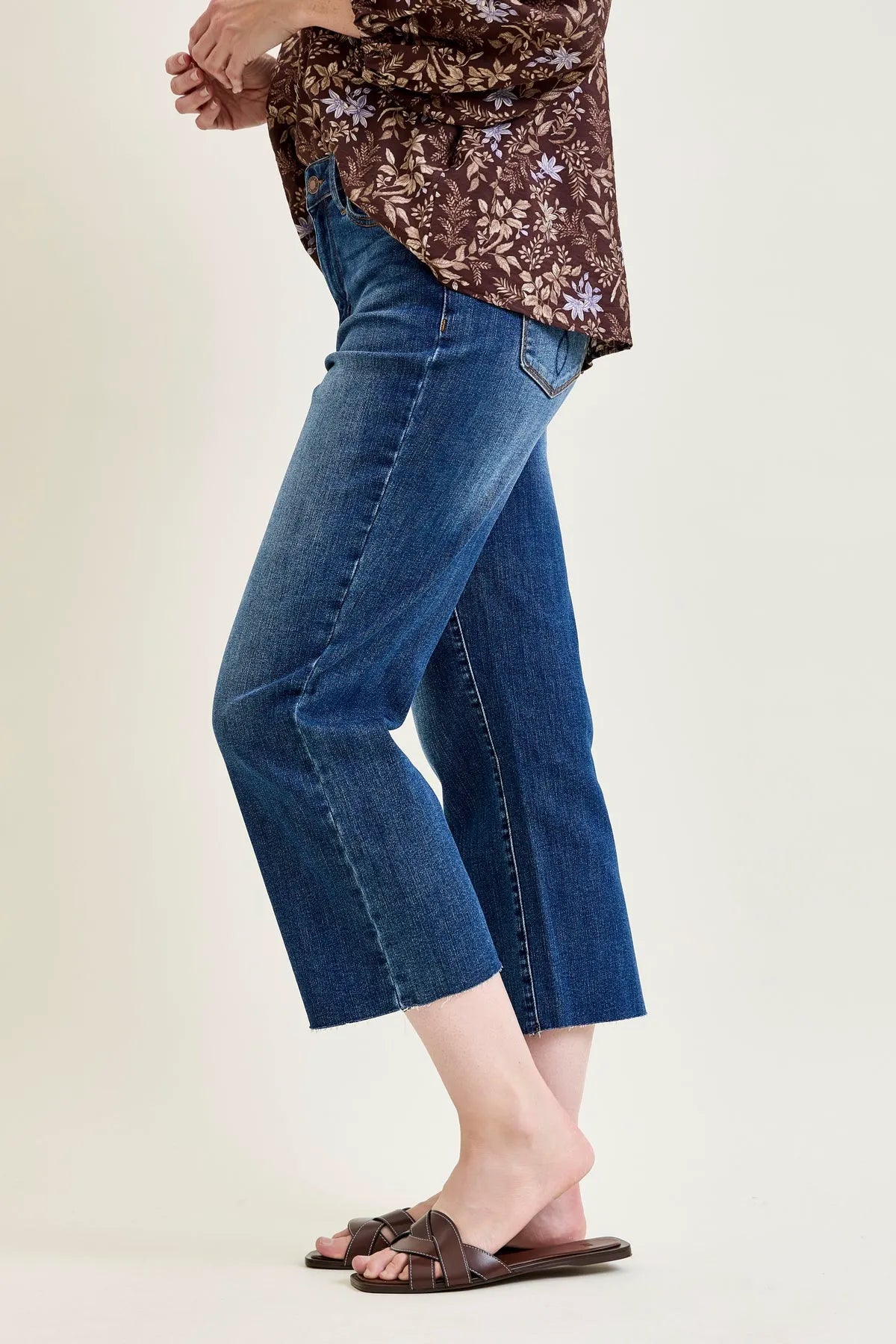 Dottie Back Pocket Classic Cropped Wide Leg Jeans