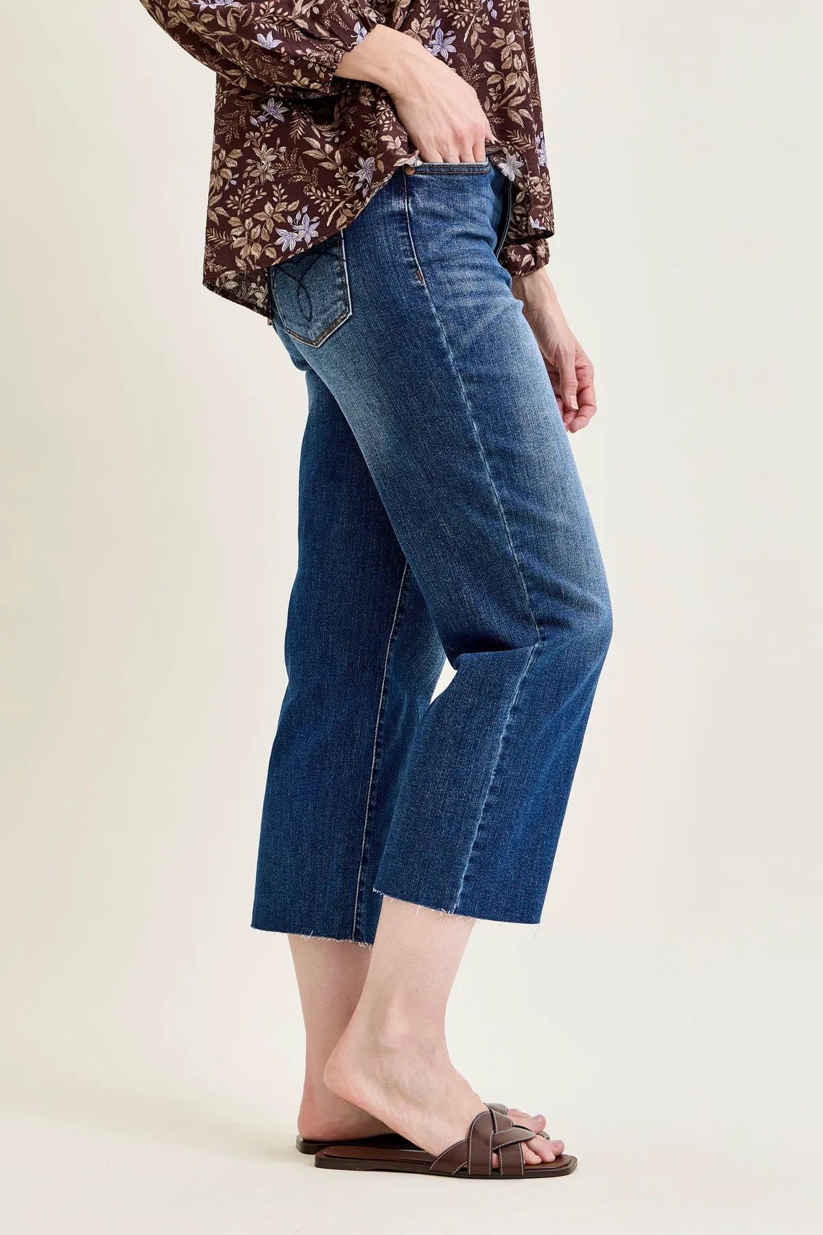 Dottie Back Pocket Classic Cropped Wide Leg Jeans